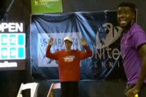Seks yüzünden tenis maçı durdu!