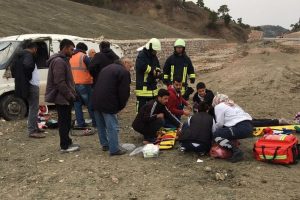 Ticari araç takla attı: 1 ölü, 2 yaralı