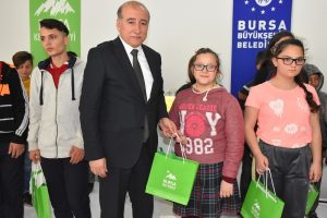 Bursa Kent Konseyi Başkanı Çepni yetim çocuklarla buluştu