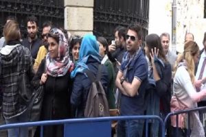 Binlerce İranlı Cağaloğlu'na akın etti