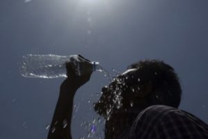 Hindistan'da aşırı sıcaklar 167 can aldı