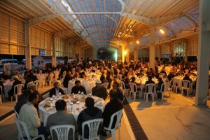 Bursa'da iftar sofrası pazaryerinde kuruldu