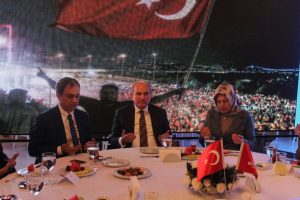 15 Temmuz şehit yakınlarını ve gazileri iftar sofrasında ağırladı