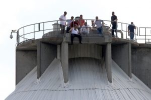 40 metrelik tankta intihar girişimi