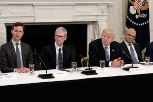 Trump teknoloji CEO'larıyla bir araya geldi