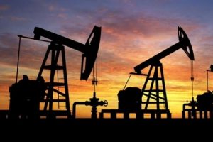Petrol fiyatları tutunamıyor
