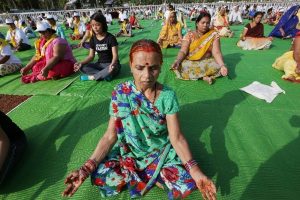 Hindistan'da Dünya Yoga Günü kutlamaları başladı