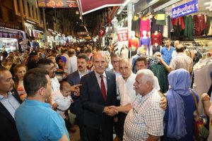 Bursa'da önce iftar, sonra çarşıda bayramlaşma
