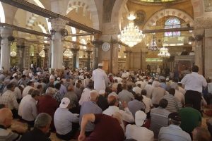 Mescid-i Aksa'da 2 hafta sonra cuma namazı