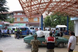 2 gencin otomobildeki sır ölümü