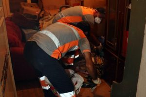 Evden 4 buçuk kamyon çöp çıkartıldı