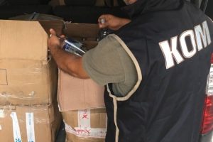 İzmir'de kaçak içki operasyonu