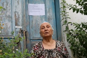 Yaşlı nineden hırsıza ibretlik not
