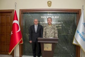 Orgeneral Akar, Van'da