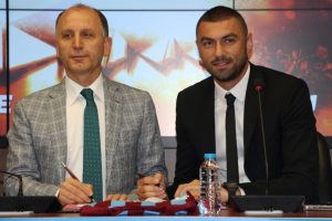 Burak Yılmaz imzayı attı