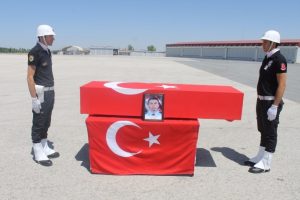 Hakkari şehidi için tören