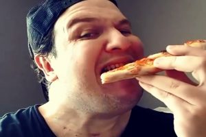 Kendi pizzasını kendi yaptı