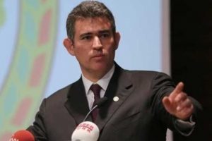 Feyzioğlu tek tip kıyafete itiraz etti