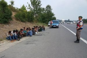 TEM'de mülteci operasyonu