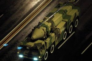 Çin ordusundan yeni model balistik füze