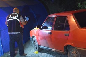 Husumetlisinin aracına el yapımı patlayıcı yerleştirdi