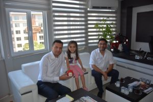 Kumbarasında biriktirdiği parasını Kızılay'a bağışladı