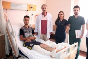Dünyada ilk kez uygulandı: Bacağı kesilmekten kurtuldu
