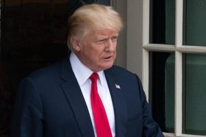 Milyarder yatırımcı Trump'ın danışmanlığından istifa etti