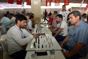 Bursa Mustafakemalpaşa'da dama heyecanı