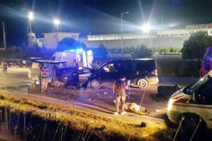 Kafa kafaya çarpıştılar: 8 yaralı