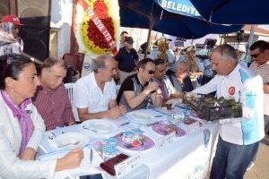 Bursa'da Mürsel Mahallesi İncir Şenliği'yle şenlendi