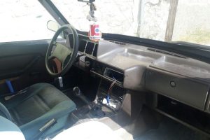 Park halindeki otomobilin teybini çaldılar