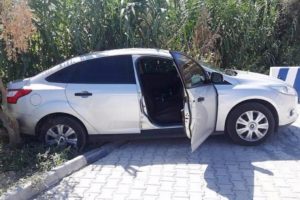 Freni çekilmeyen otomobil trafiğe daldı