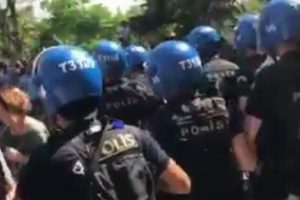 Gülmen ve Özakça davası öncesi polis müdahale etti