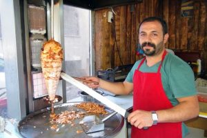Sigarayı bıraktı, öğrencilere burs verecek