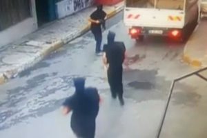 Ninja kıyafetli silahlı soygun çetesi çökertildi