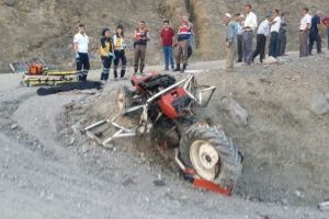Traktör kazası: 1 ölü, 1 yaralı