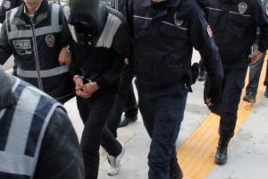 FETÖ operasyonu: 20 gözaltı