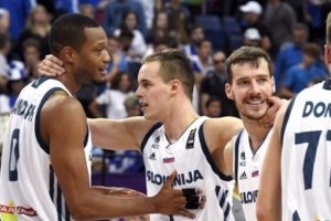 Slovenya finale yükseldi