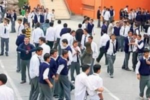 ''Okul idarelerimiz kayıt ücreti alamaz''