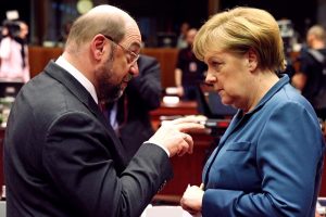 Merkel: ''AB-Türkiye ilişkilerini askıya alabiliriz''
