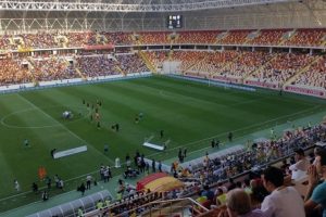 Evkur Yeni Malatyaspor yeni stadın kapılarını açtı