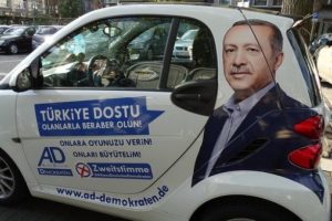 Almanya'daki seçimlerde Cumhurbaşkanı'nın fotoğrafıyla oy istediler