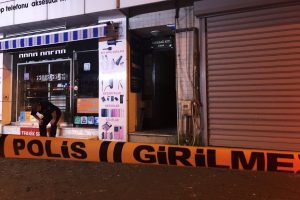 Bursa'da eski polis memuru yanarak can verdi