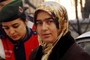 Tecavüzcüsünün kafasını kesip köy meydanına atan kadın hakkında yeni karar!