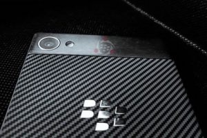 BlackBerry'nin karbon fiberli telefonu Kryton göründü!