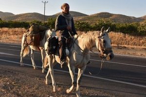 Polonya'dan Kudüs'e gitmek için 9 aydır atla yollarda