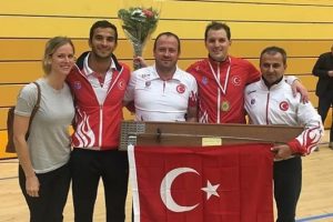 Eskrimde altın madalya geldi