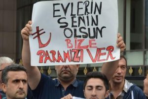 Binlerce aile adliye önünde toplandı...