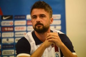 ''Benim sevdam ne klavyelerle ne de kalemle silinebilir''